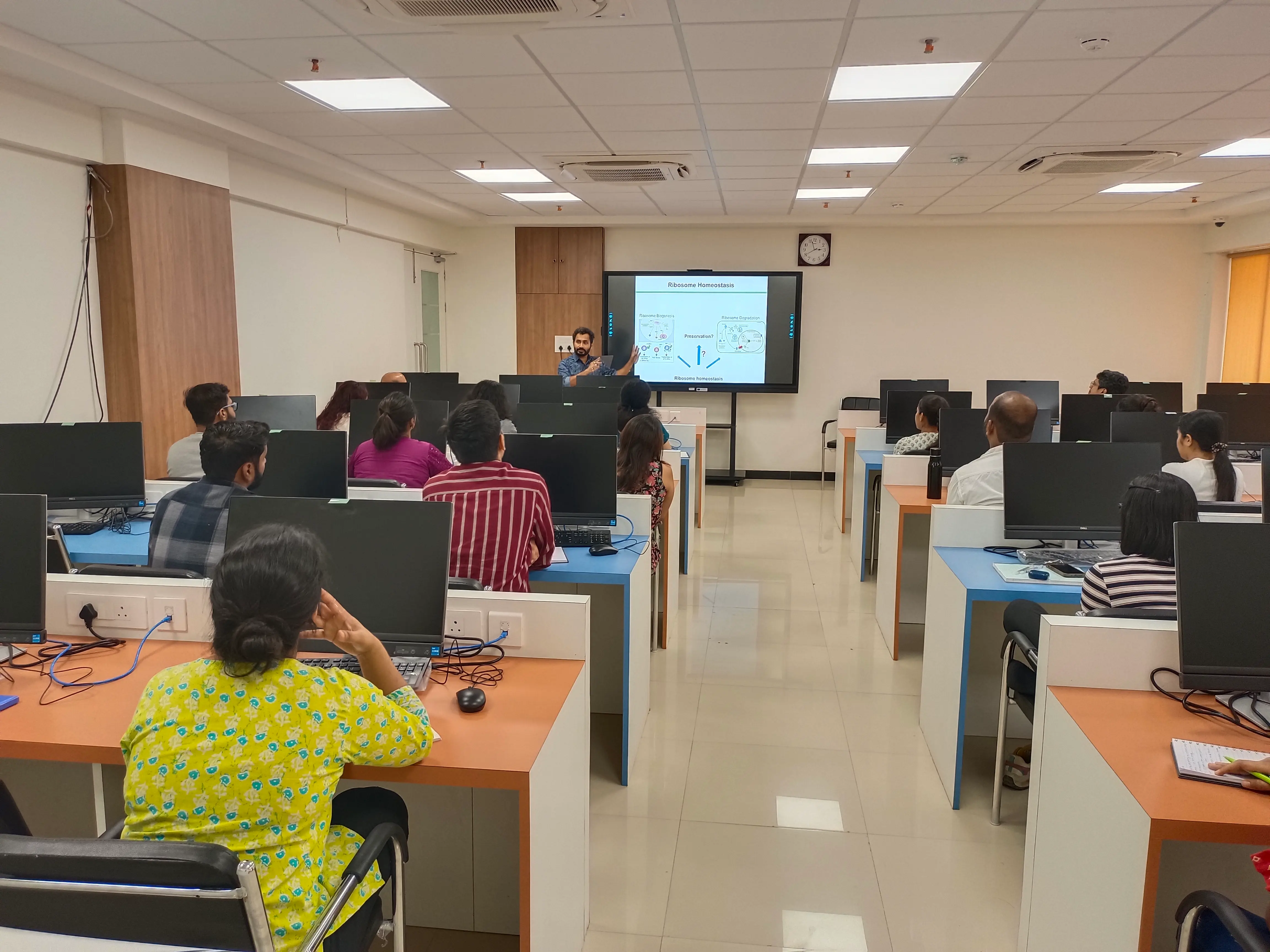  Histone isoforms:  Is an altered expression an early event in cellular transformation?